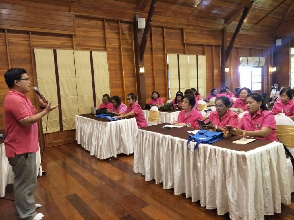 การฝึกอบรมพัฒนาศักยภาพฯกลุ่มพัฒนาสตรีเทศบาลเมืองคอหงส์